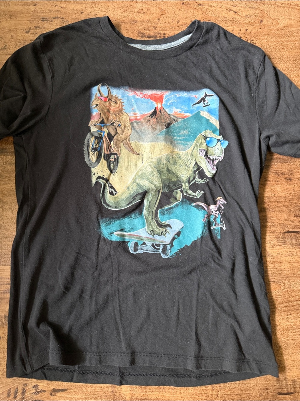 Black Dino Skate Graphic Kids T-Shirt size 14- xl old navy